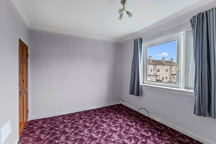 2 Bedroom Cottage For Sale In Moorpark Avenue, Penilee, G52
