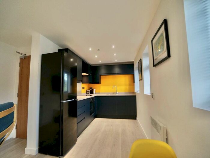 2 Bedroom Flat To Rent In Deiniol Road, Apartment, Bangor, Gwynedd, LL57