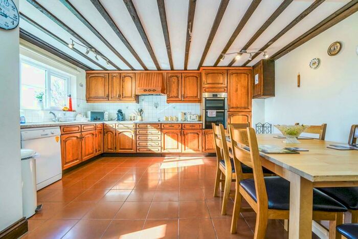 4 Bedroom Detached House To Rent In The Old Barn, Purton, SN5