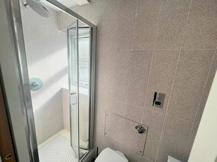 2 Bedroom Flat To Rent In Lewisham Way, London, SE14