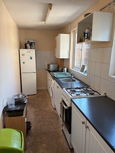 4 Bedroom Flat To Rent In Ashbourne Way, London, NW11