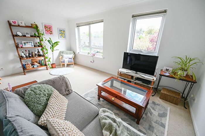 1 Bedroom Flat For Sale In Allenview Road, Wimborne, BH21