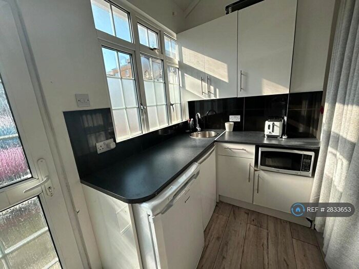1 Bedroom Flat To Rent In Brent St, London, NW4