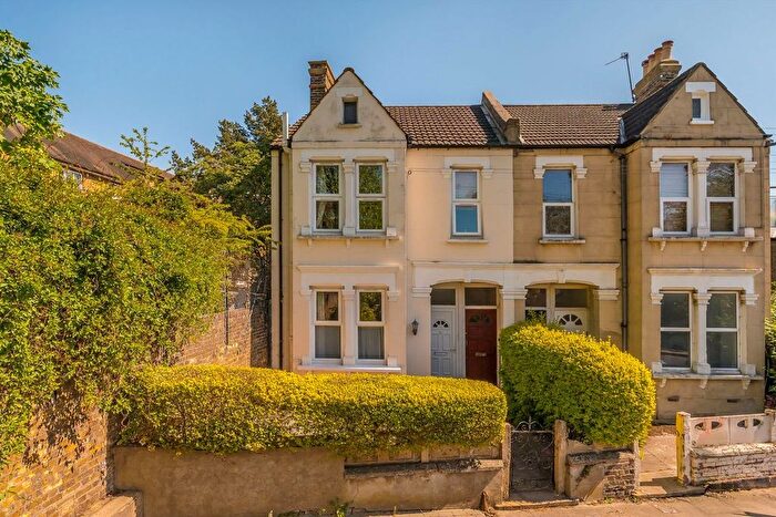 2 Bedroom Maisonette For Sale In Maybury Street, Tooting, SW17