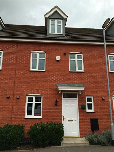 3 Bedroom Town House To Rent In Kirkstall Close, Lincoln, LN2