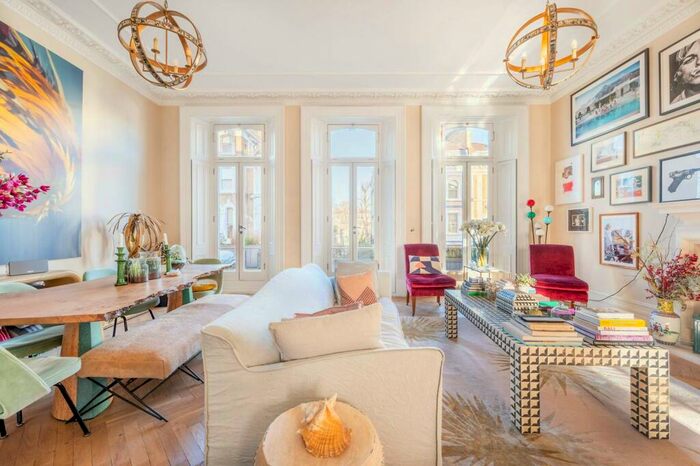 3 Bedroom Flat To Rent In Redcliffe Square, Chelsea, London, SW10