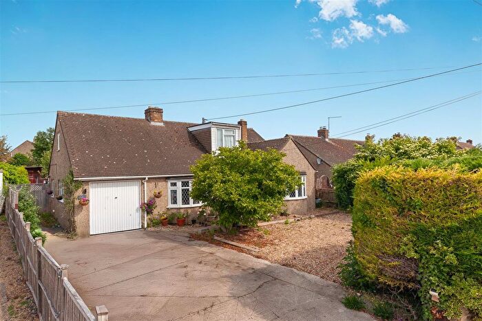 4 Bedroom Detached Bungalow For Sale In Woodstock Road, Stonesfield, Witney, OX29