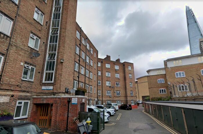 3 Bedroom Flat To Rent In Long Lane, London, SE1