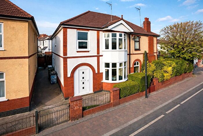 3 Bedroom Semi Detached House For Sale In Central Avenue, Nuneaton, Warwickshire, CV11