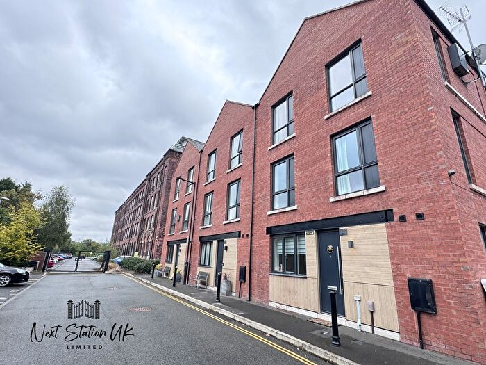 3 Bedroom Town House To Rent In Elisabeth Gardens, Stockport, SK5