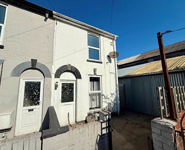 2 Bedroom End Of Terrace House For Sale In School Road, Great Yarmouth, NR30