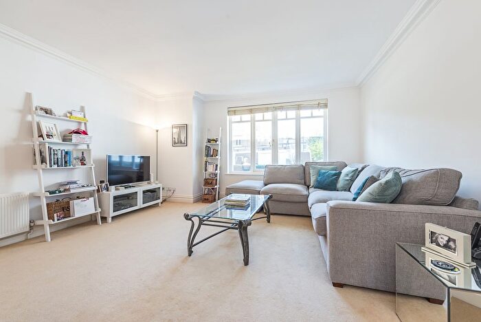 1 Bedroom Flat To Rent In Clevedon Road, Twickenham, TW1