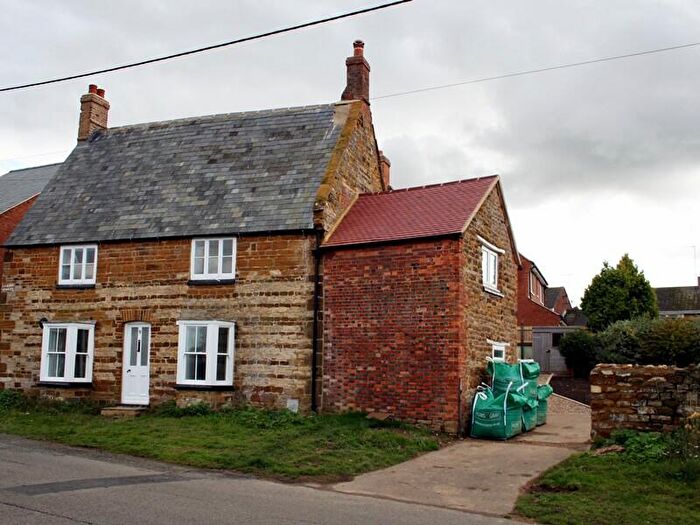 3 Bedroom Detached House To Rent In Queen Street, Weedon, NN7