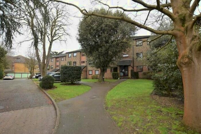 2 Bedroom Flat To Rent In Edge Hill, London, SW19