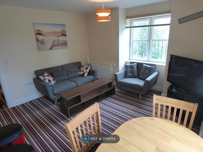 3 Bedroom Flat To Rent In Methuen Road, Bournemouth, BH8