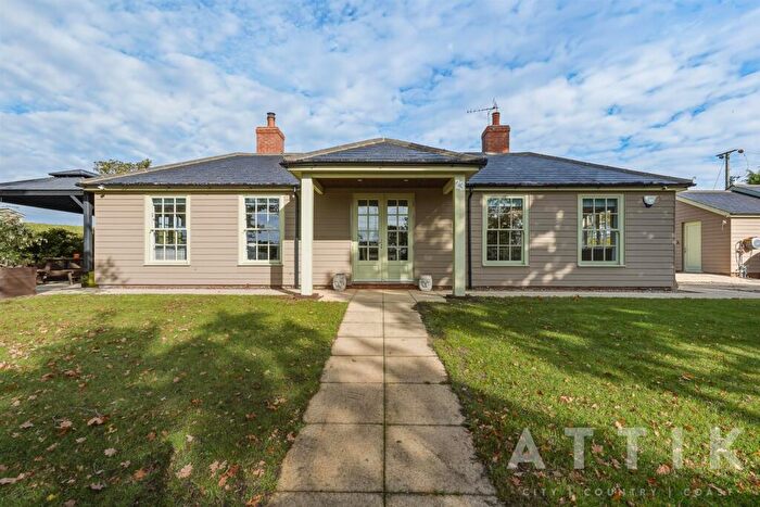 3 Bedroom Detached Bungalow For Sale In Southwold Road, Bulcamp, Halesworth, IP19