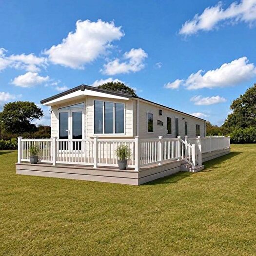 2 Bedroom Lodge For Sale In Scotchells Brook Lane, Sandown, PO36