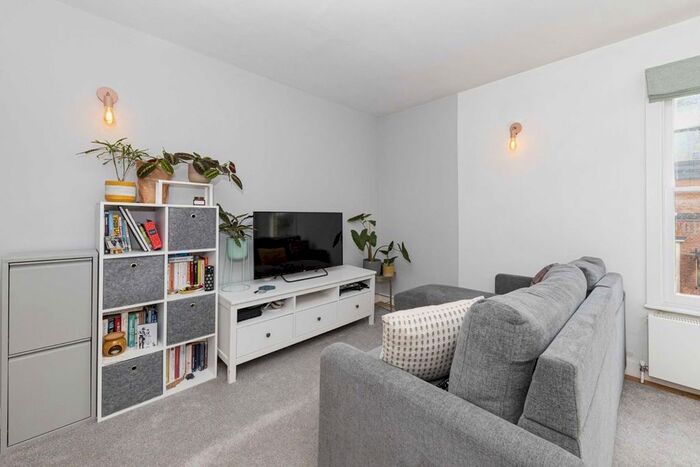 1 Bedroom Flat To Rent In Fernlea Road, London, SW12