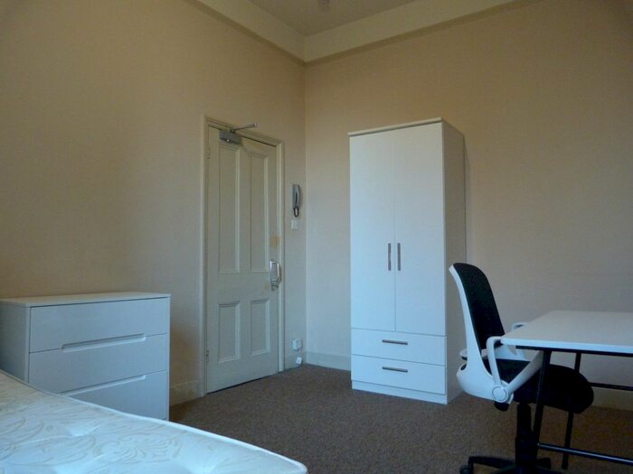 Studio To Rent In Hammersmith Grove, Hammersmith W6