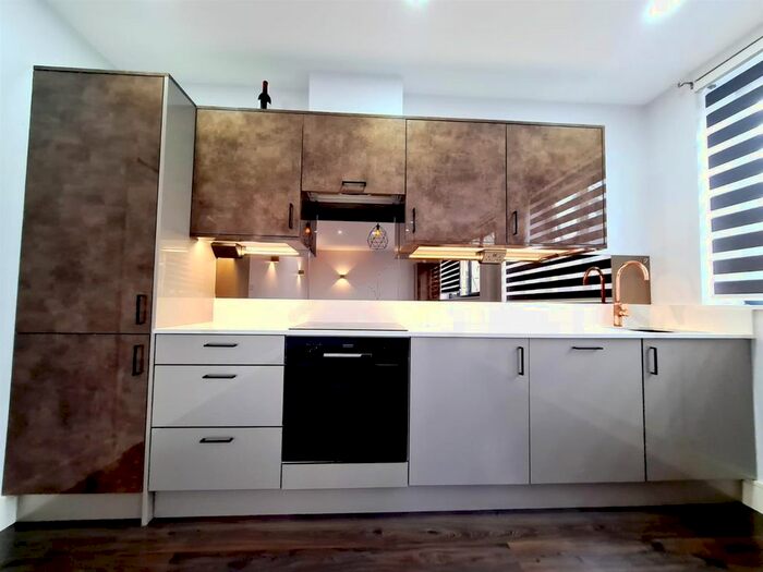 1 Bedroom Flat To Rent In Lancaster Road, New Barnet, Barnet, EN4