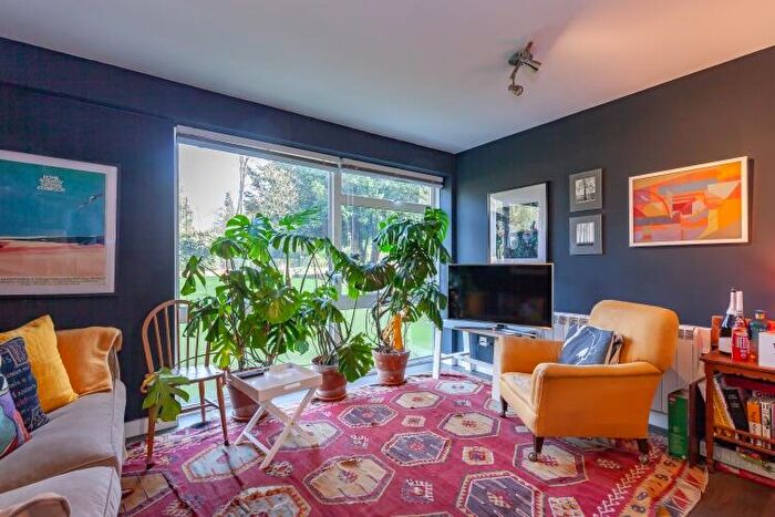 2 Bedroom Apartment To Rent In Butler Close, North Oxford, OX2