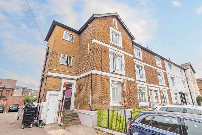 Studio For Sale In Hencroft Street South, Slough, SL1