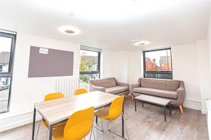 1 Bedroom Flat To Rent In Wallshut Wood, Bristol, BS16