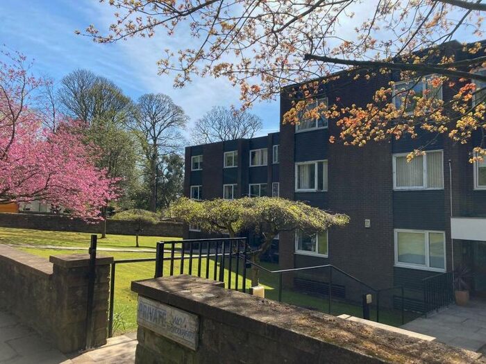 2 Bedroom Apartment To Rent In Woodville Court, Roundhay, Leeds, LS8