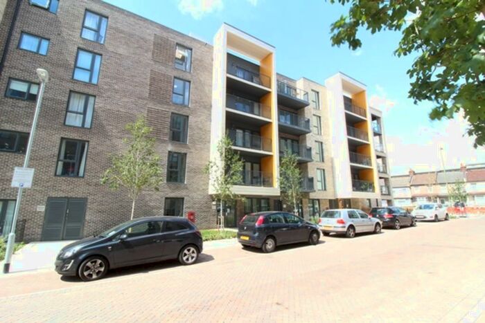3 Bedroom Apartment To Rent In The Edition, Colindale Aveue, London, NW9