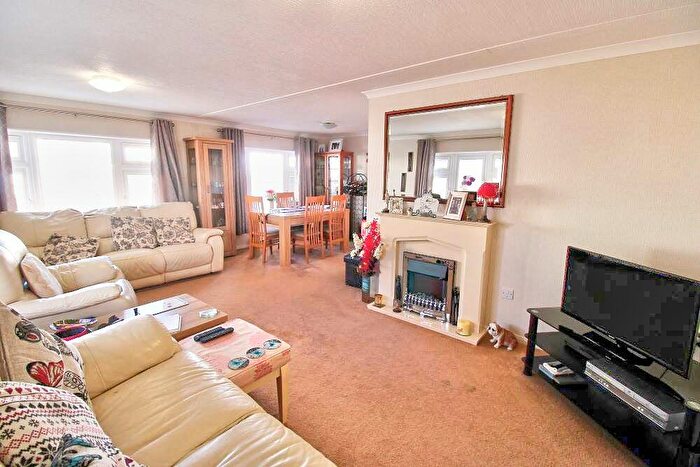 2 Bedroom Detached Bungalow For Sale In Oak Tree Lane, Eastbourne, BN23
