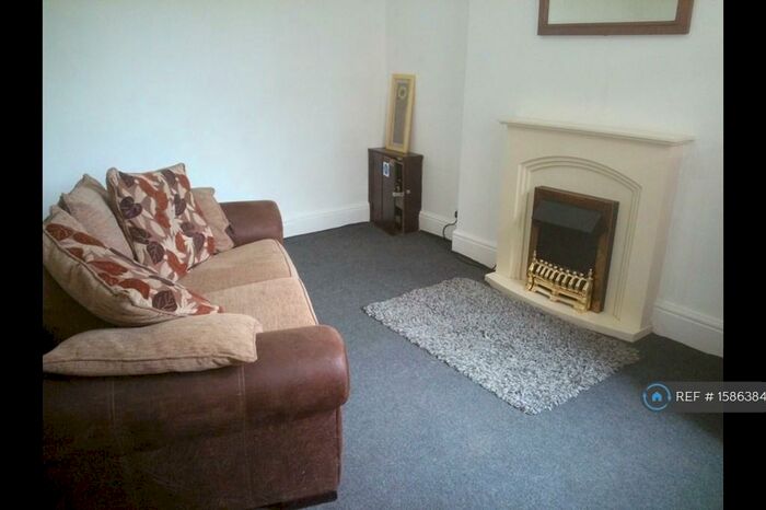 1 Bedroom Flat To Rent In Queens Road, Hoylake, CH47