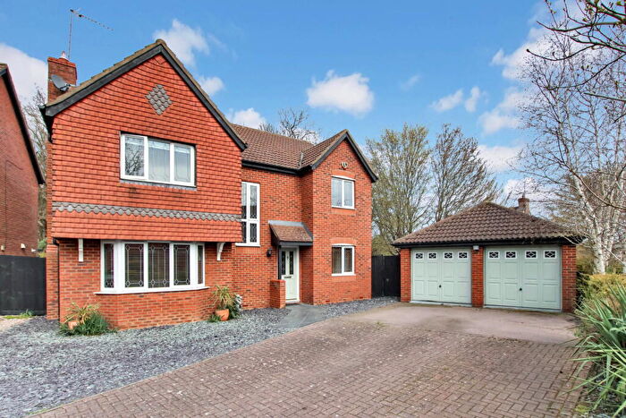 4 Bedroom Detached House For Sale In Old Close, Grange Park, NN4