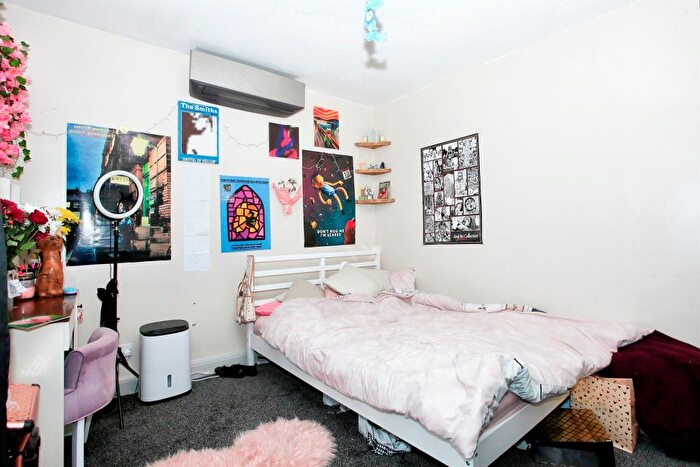 2 Bedroom Semi-Detached House For Sale In Lincoln Road, Werrington, Peterborough, PE4