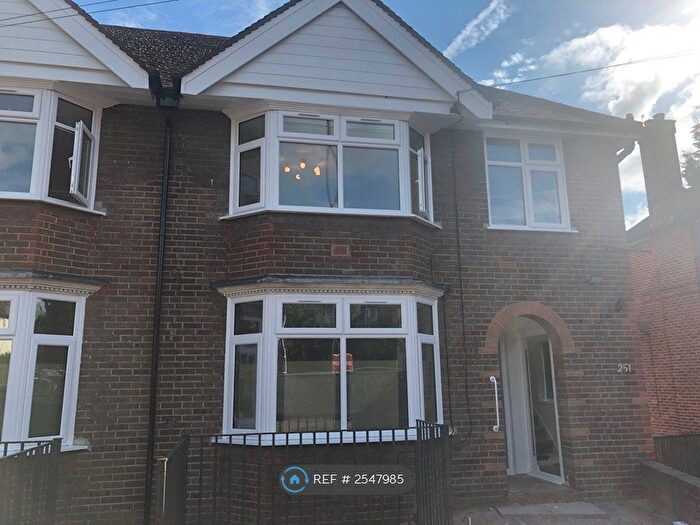 1 Bedroom Flat To Rent In West Wycombe Road, High Wycombe, HP12