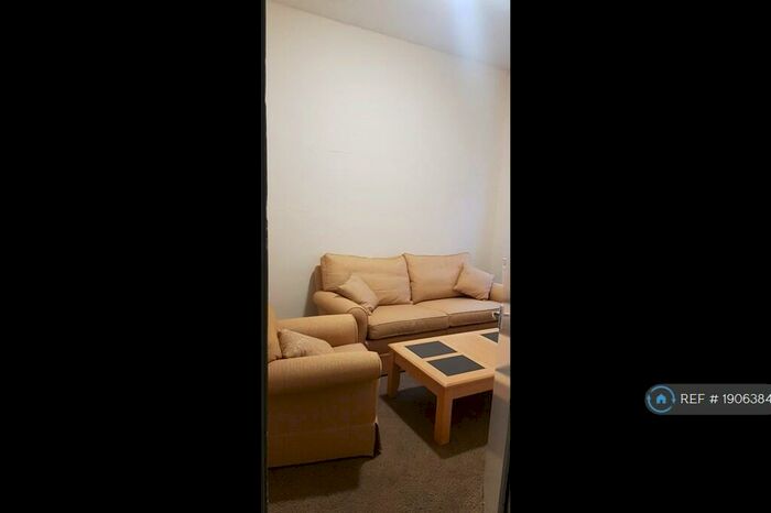 2 Bedroom Flat To Rent In Heaton, Newcastle Upon Tyne, NE6