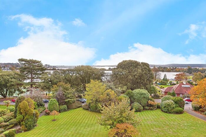2 Bedroom Apartment For Sale In Parkstone Road, Poole, BH15