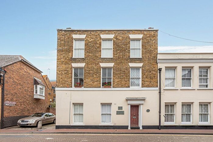 1 Bedroom Flat For Sale In Love Lane, Margate, Kent, CT9