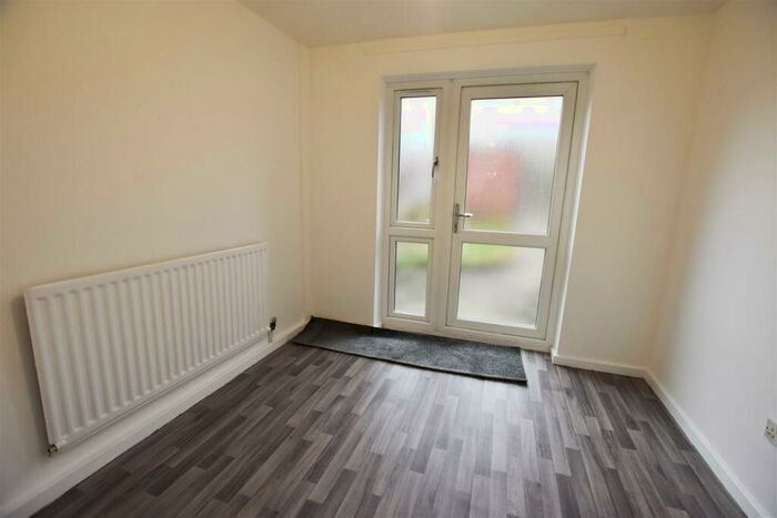 3 Bedroom Terraced House To Rent In Redwood Walk, Leicester, LE5