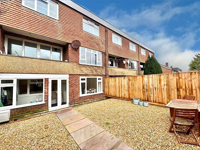 2 Bedroom Flat To Rent In Weydon Lane, Farnham, Surrey, GU9