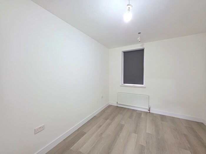 1 Bedroom Flat To Rent In Studio Front Ground Floor, Howard Road, Cricklewood, NW2
