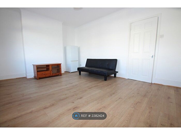 1 Bedroom Flat To Rent In Ranelagh Road, Sheerness, ME12