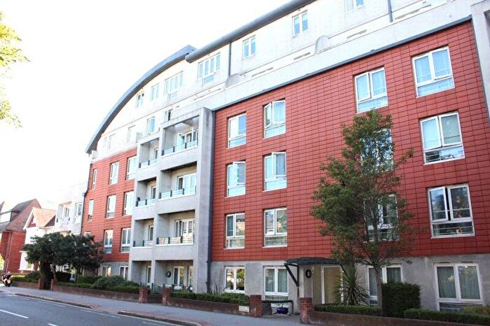 2 Bedroom Apartment To Rent In Park Lane, Croydon, Surrey, CR0