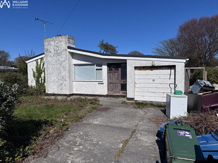 3 Bedroom Detached Bungalow For Sale In Hendy Close, Four Mile Bridge, Holyhead, Anglesey, LL65