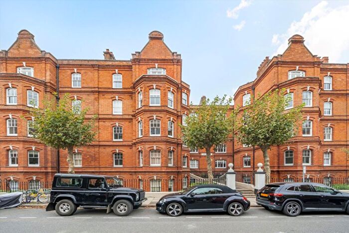 2 Bedroom Flat To Rent In Queen's Club Gardens, London, W14