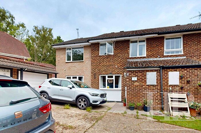 4 Bedroom Semi-Detached House To Rent In Stace Way, Worth, RH10