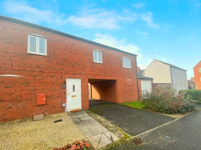 2 Bedroom Coach House To Rent In Longfellow Mews, Stratford-upon-Avon, CV37