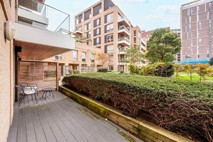 1 Bedroom Flat To Rent In Canning Town, , Canning Town, London, E16