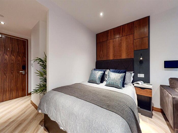 Apartment To Rent In Apt, Live Oasis Deansgate #, M2