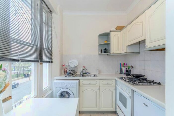 Studio To Rent In Marlborough Hill, St John's Wood, London, NW8