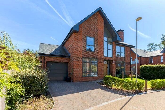 3 Bedroom Detached House To Rent In Calton Close, Longcross, Chertsey, KT16